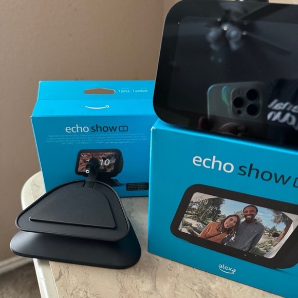 ❇️🆕🌟 BUNDLE DEAL!! Echo Show 5 (3rd gen) plus adjustable stand ❇️ - Picture 5 of 11